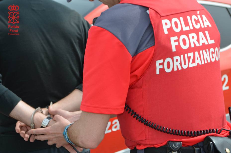 Dos detenidos por robar diverso material por valor de 3.000 euros de una finca