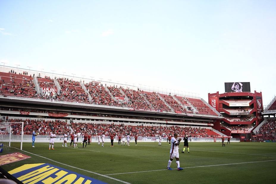Independiente detiene su partido de la liga argentina para rendir homenaje a Emiliano Sala