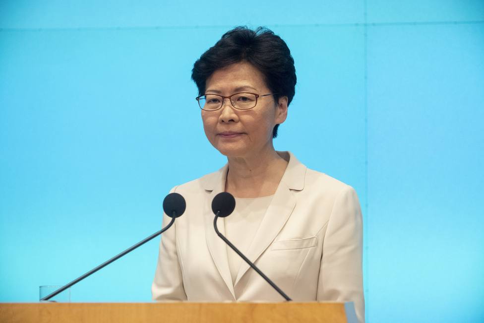 La jefa ejecutiva de Hong Kong condena la violencia de las protestas