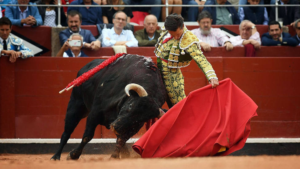 Natural de Diego Urdiales al toro Liricón de Montalvo durante la última Feria de Salamanca