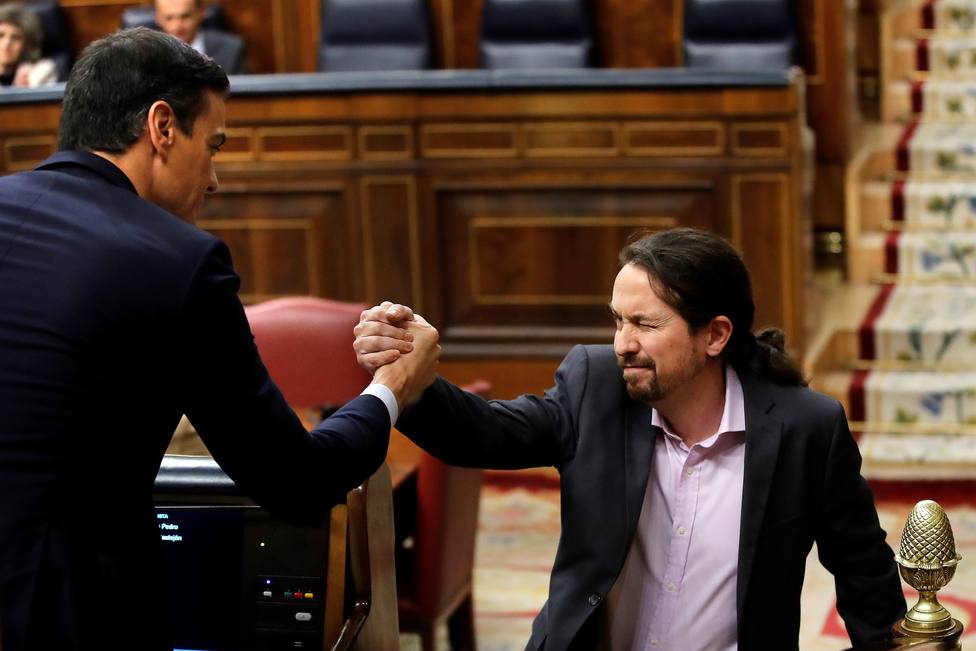 Podemos tiñe de morado al PSOE: desahucios, nacionalistas, impuestos, Ingreso Mínimo...