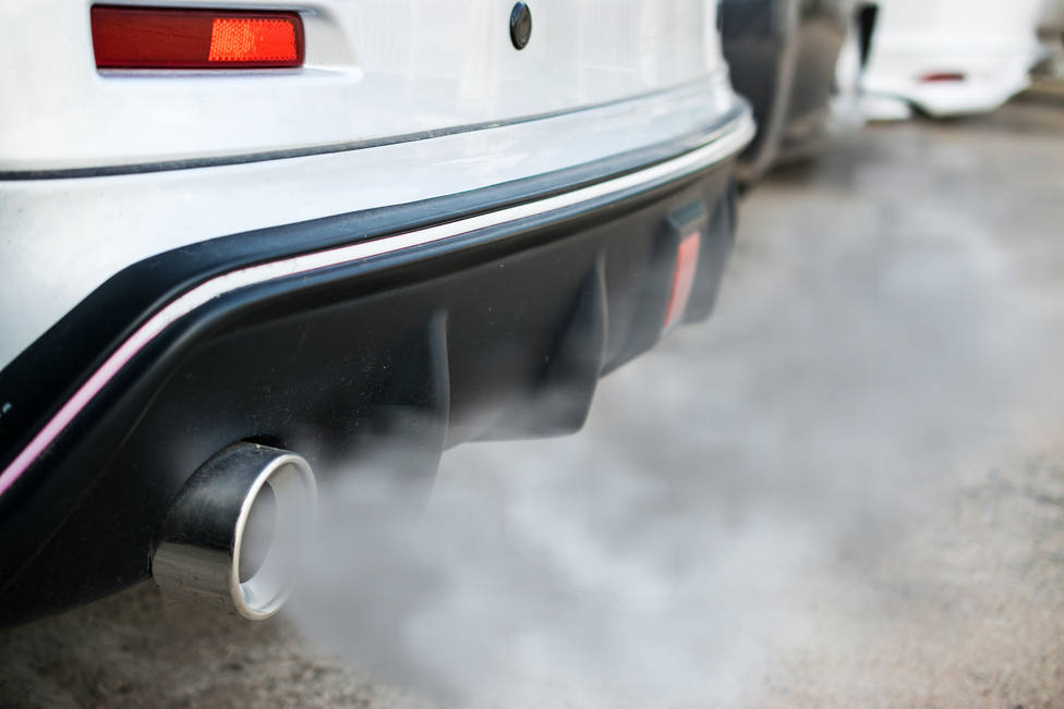 Entre 750 y 1.500 euros de multa por contaminar con los gases del coche