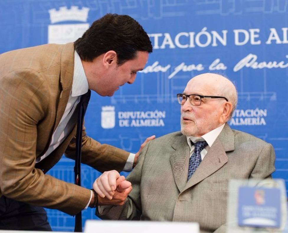 Almería lamenta la muerte del acuarelista Julio Visconti