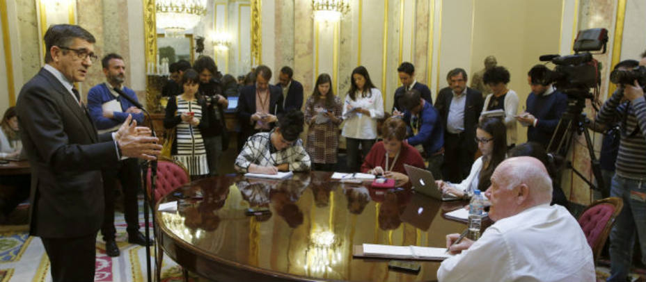 El presidente del Congreso, Patxi López, durante la rueda de prensa posterior a la reunión de la Junta de Portavoces. EFE