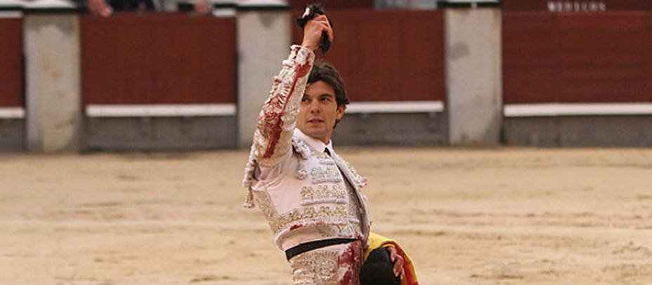Juan del Álamo con la oreja cortada este domingo en Las Ventas. IVÁN DE ANDRÉS