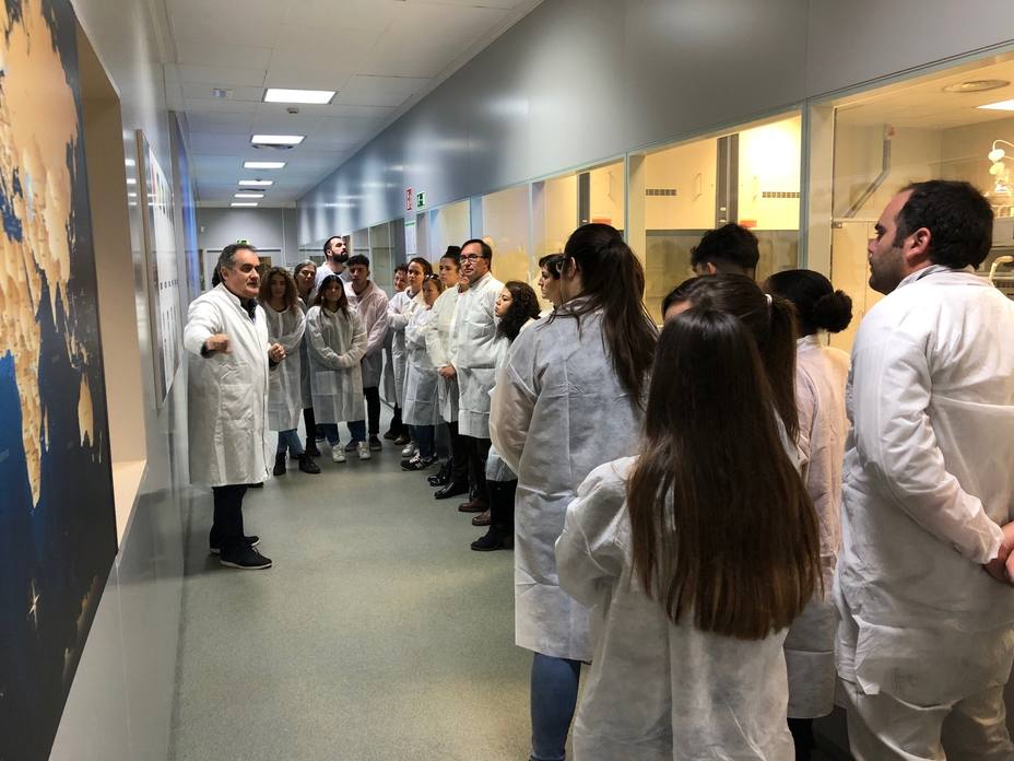 PharmaMar abre sus instalaciones a estudiantes universitarios con motivo de la Semana de la Ciencia de Madrid