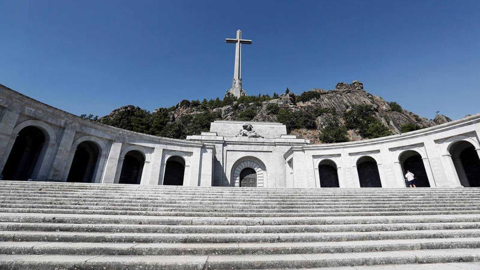 Día clave en la exhumación de Franco: el Supremo decide si la paraliza o no