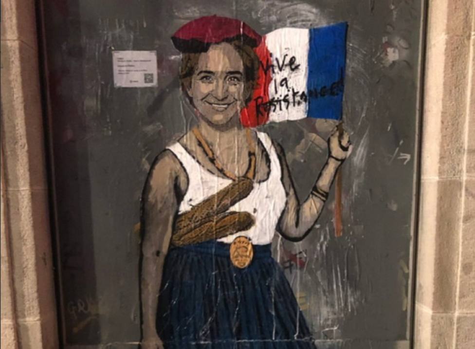 Un grafiti ridiculiza a Colau por aceptar el apoyo de Valls: ¡Viva la resistencia!