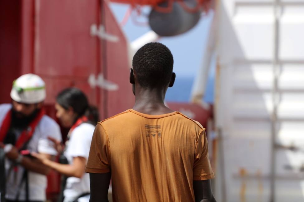MSF pide un puerto seguro para no prolongar el trauma de los rescatados por el Ocean Viking