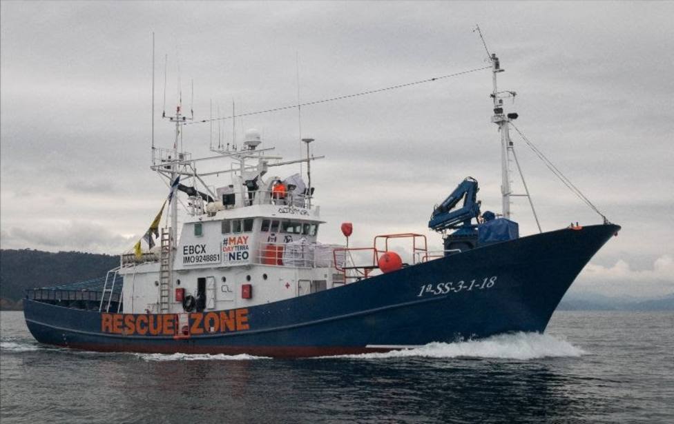El Aita Mari pide permiso para zarpar en misión humanitaria hacia el Mediterráneo