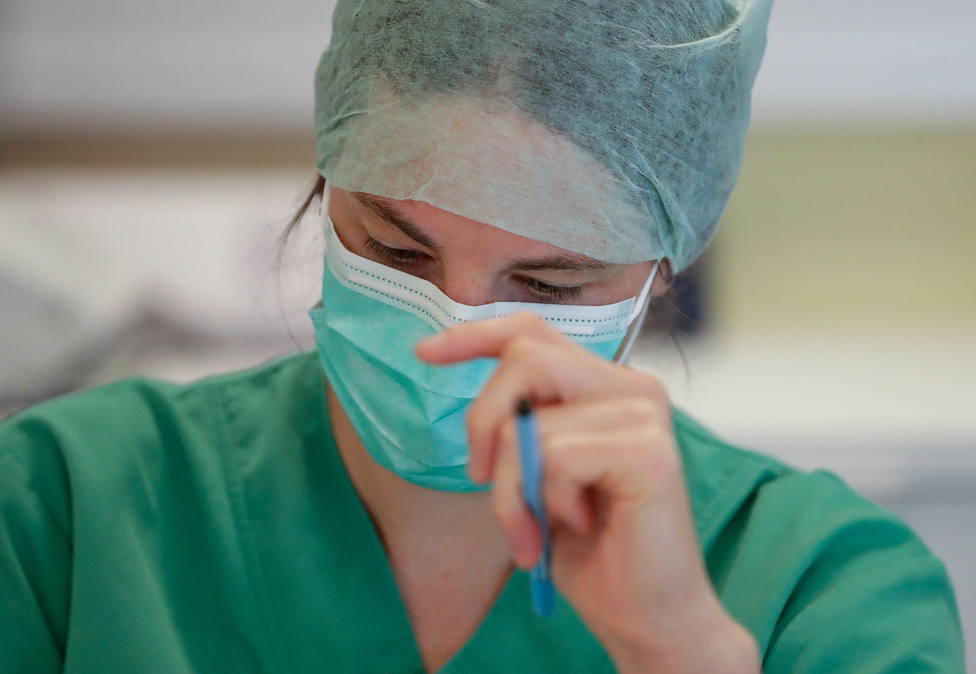 El duro reproche de una enfermera a los políticos, en COPE: Por primera vez odio mi profesión