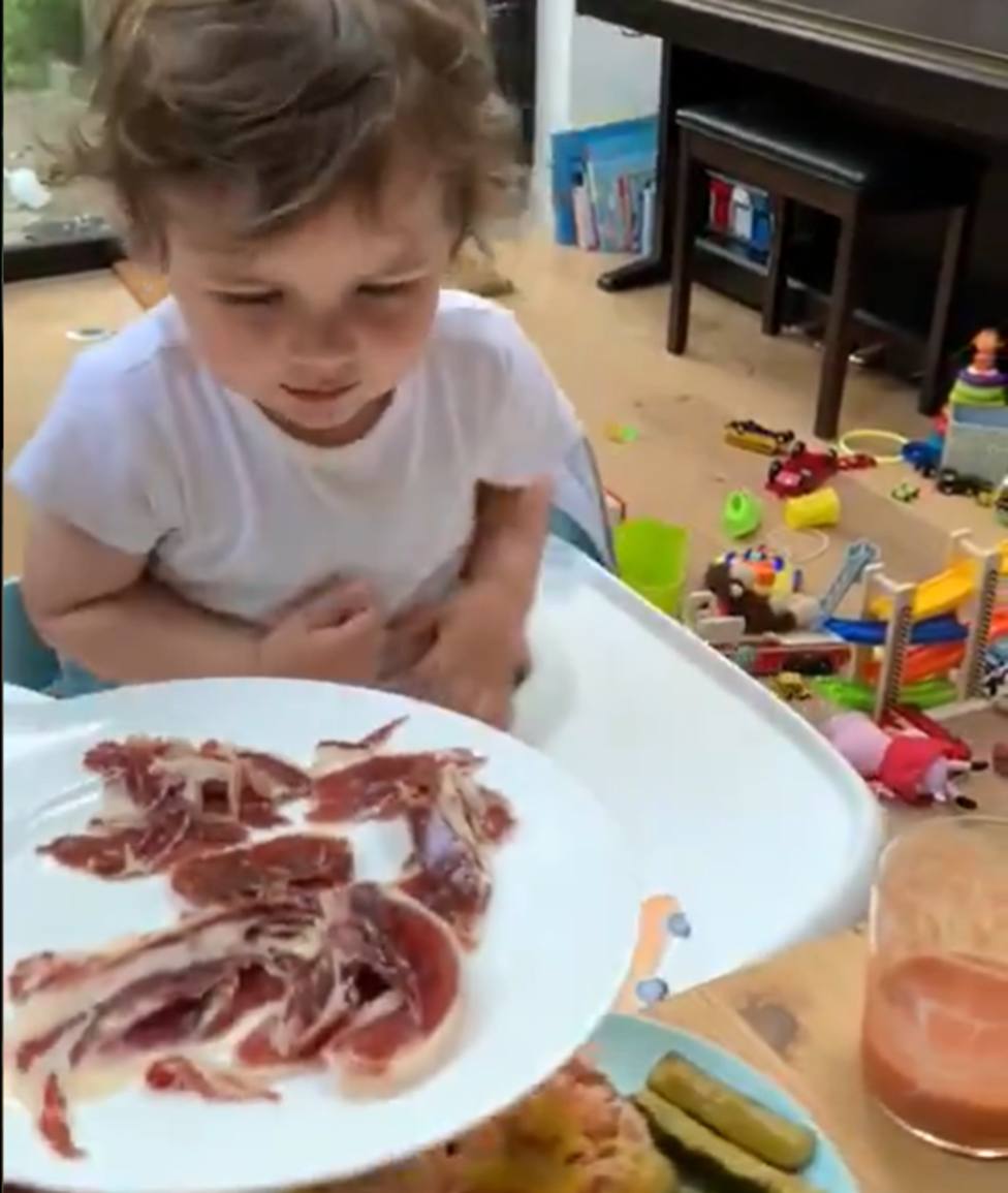 El divertido vídeo viral de un niño que rechaza la verdura y exige jamón para cenar
