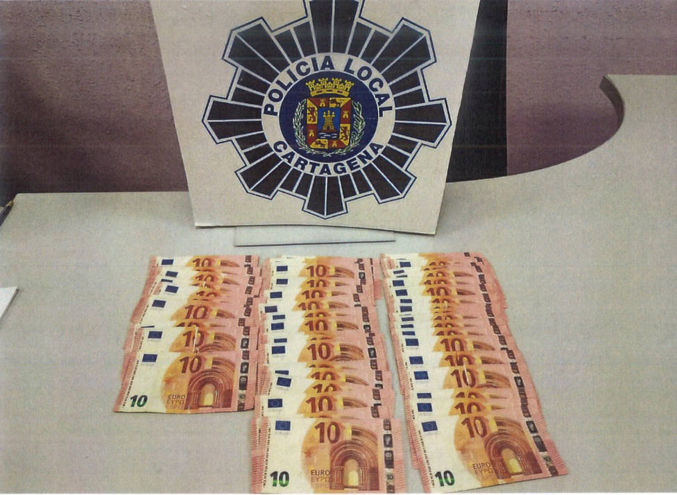 Detenida dos jóvenes que intentaba utilizar billetes falsos en un salón de juegos de Cartagena