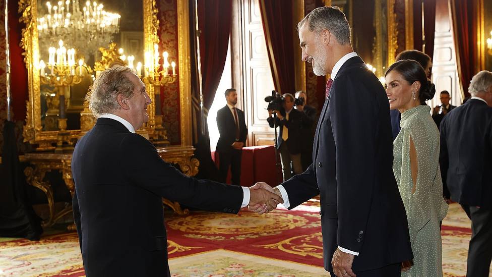 Antonio Bañuelo saludando al Rey Felipe VI en la recepción del Día de la Fiesta Nacional
