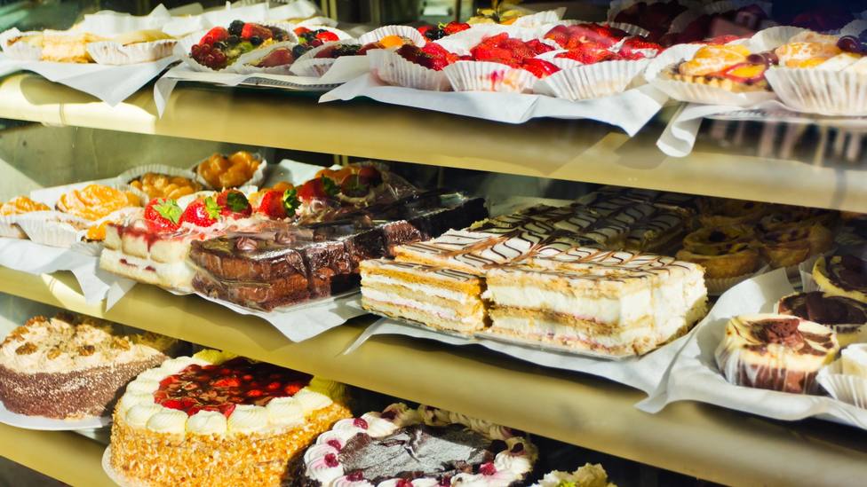 El dueño de una pastelería de Granada se hace viral por cómo responde a una reseña