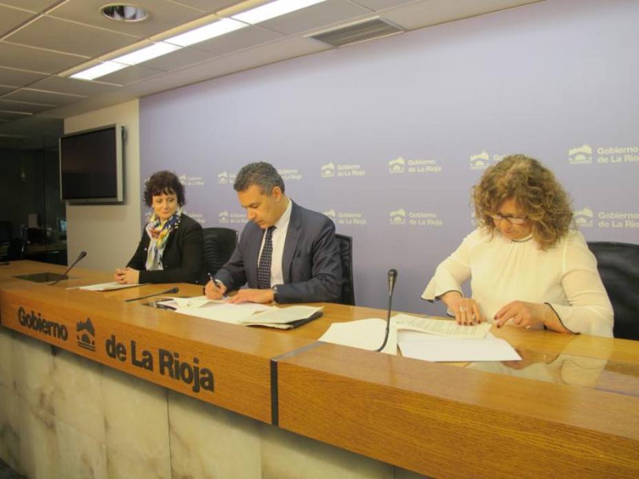 Firma del convenio entre el Gobierno de La rioja y ASPACE
