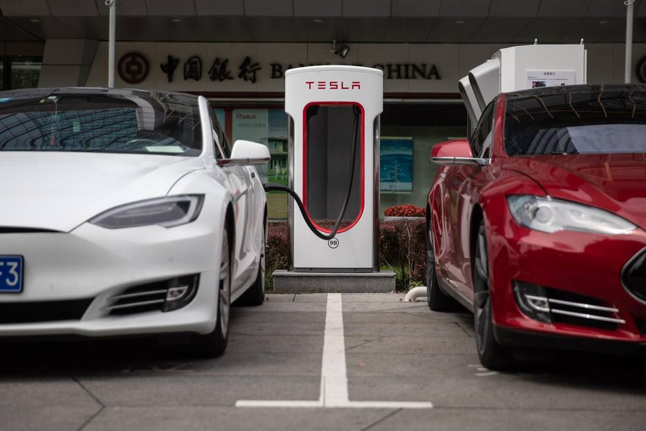 El fabricante de coches eléctricos Tesla duplica sus pérdidas
