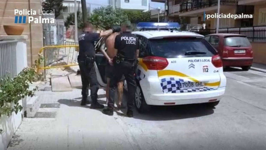 Detenido un hombre en Playa de Palma por hurtar una mochila con móviles de alta gama y dinero en efectivo