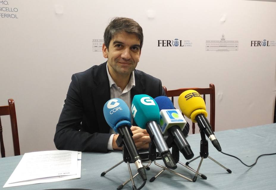 Jorge Suárez, en rueda de prensa en el Ayuntamiento de Ferrol