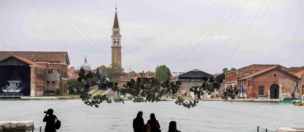 Expulsan a dos turistas de Venecia por hacerse un café en el Puente de Rialto