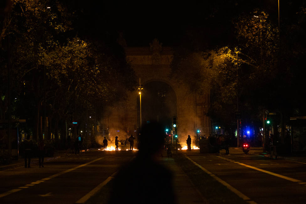La FEMP expresa el apoyo a las Fuerzas y Cuerpos de Seguridad del Estado ante los disturbios en Cataluña
