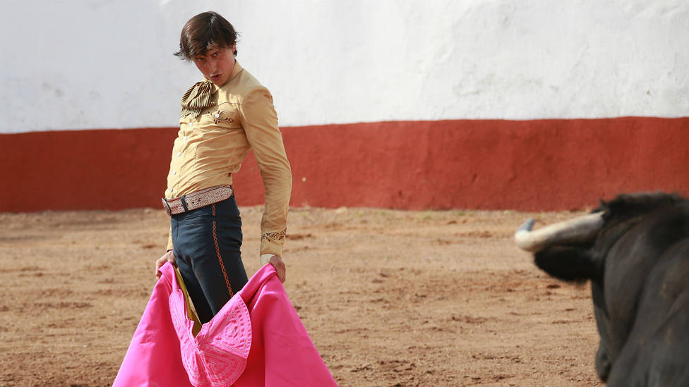 Roca Rey, vestido a la usanza charra, durante el tentadero en el que anunció sus festejos en México
