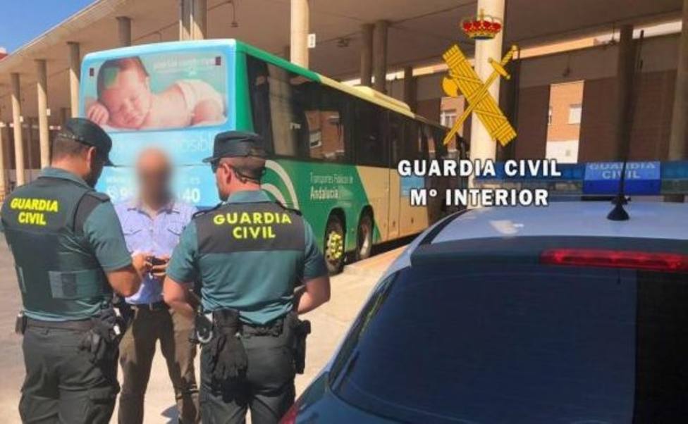 Detienen al ladrón de dos viviendas de Roquetas cuando pretendía abandonar la localidad en bus