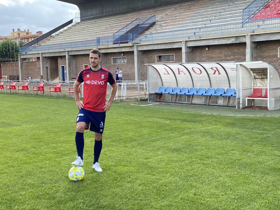 El futbolista cordobés que pasó de subir a Primera a jugar en Tercera por su sueño de ser policía