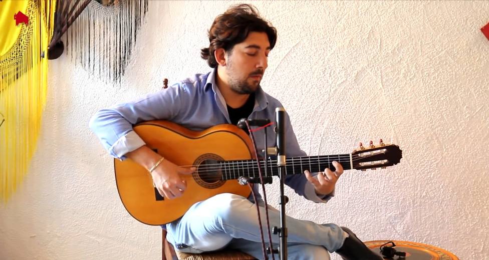 El guitarrista Antonio Rey, madrileño de cuna y jerezano de corazon.