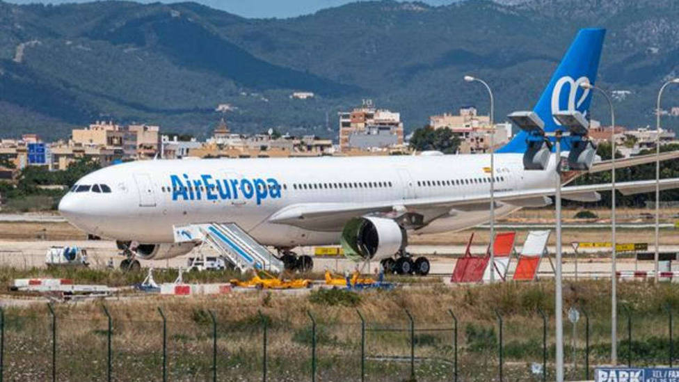 Air Europa llega a un acuerdo con el Sepla para mejorar condiciones del ERTE