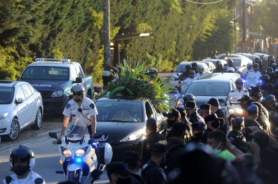 Maradona descansa en paz en Bella Vista tras el caos del velatorio en la Casa Rosada