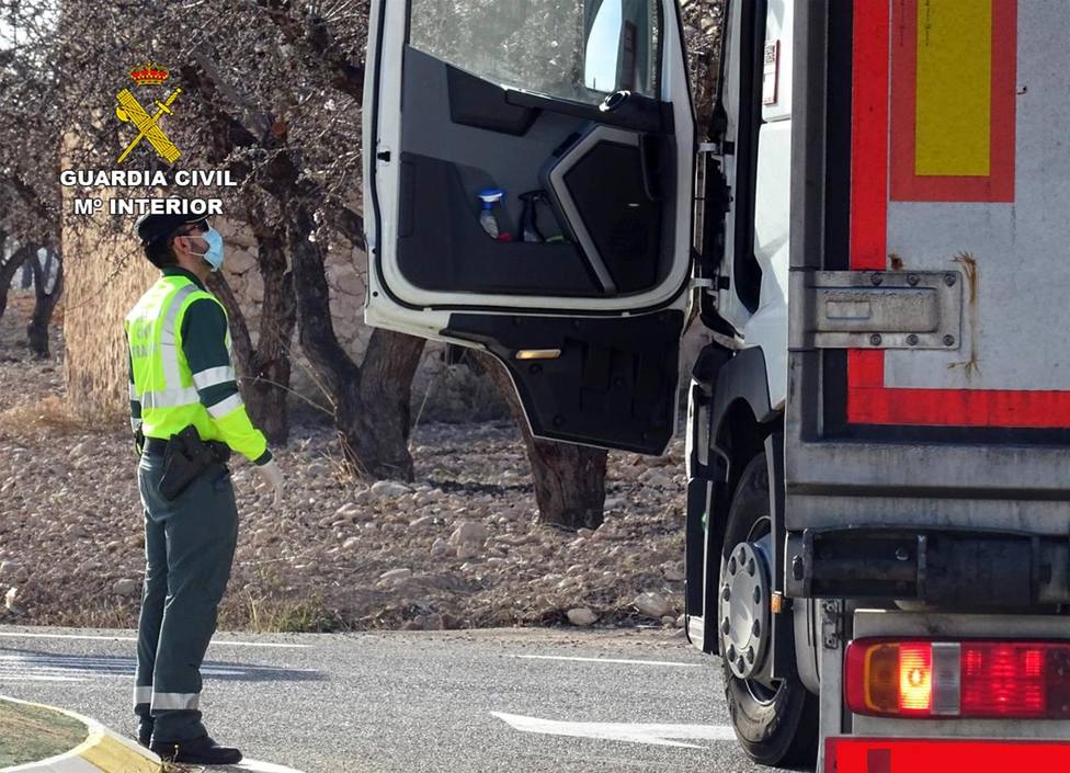Investigan en Murcia a dos personas por manipular presuntamente el tacógrafo de un vehículo pesado