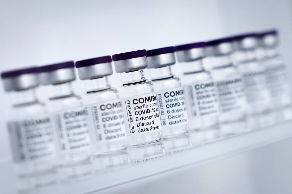 Canadá, primer país en aprobar la vacuna contra la covid-19 de Pfizer para adolescentes