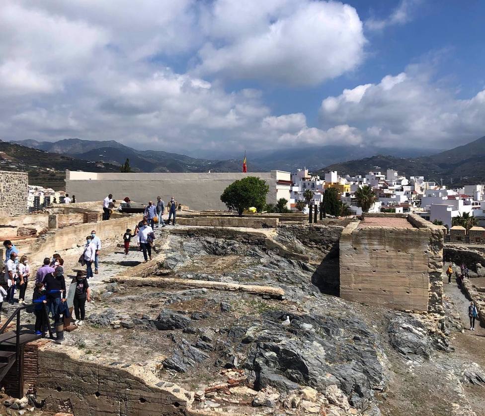Granada.- El Castillo de San Miguel de AlmuÃ±Ã©car recibe a mÃ¡s de 2.000 visitantes en julio