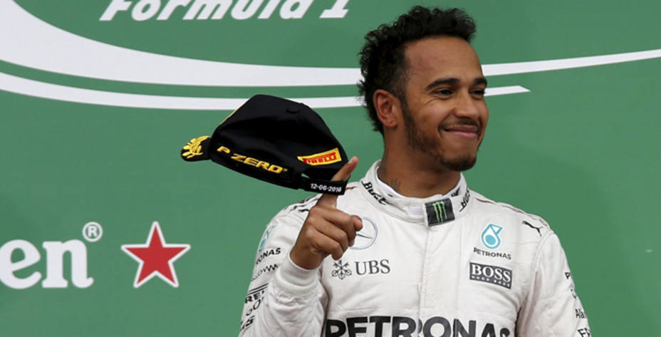 Hamilton, en lo más alto del podio del GP de Canadá (REUTERS))