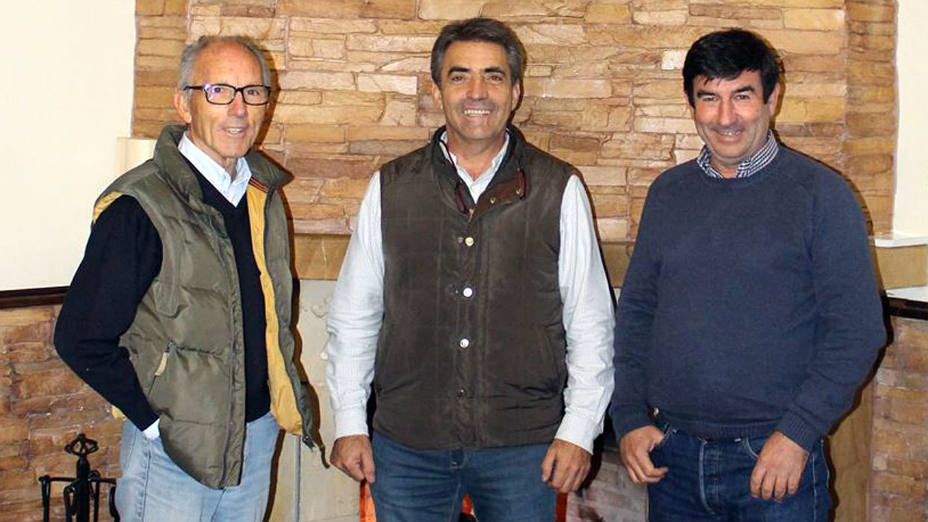 Diego Robles, Victorino Martín y Carmelo García tras cerrar el acuerdo