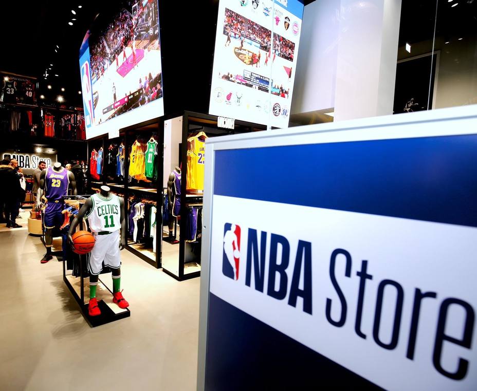 La NBA desembarca en Europa con la apertura de su primera tienda oficial en Milán