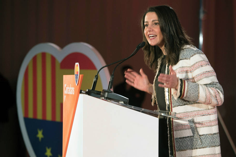Inés Arrimadas irá el domingo a Watrerloo a decirle a Puigdemont que “la República no existe”