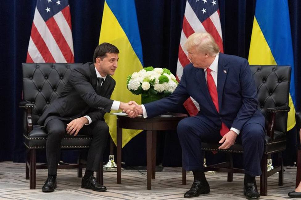 Trump defiende sus contactos con Ucrania ante el furor político en su contra