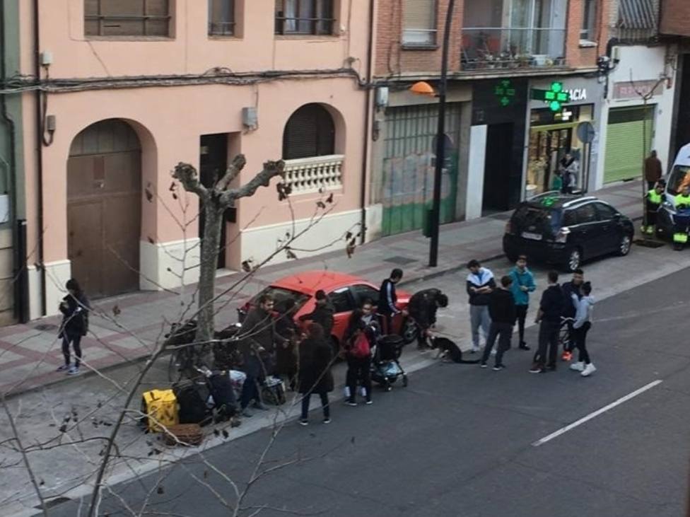 Los vecinos han tenido que ser desalojados tras el derrumbe de una escalera en el edificio okupa de Logroño