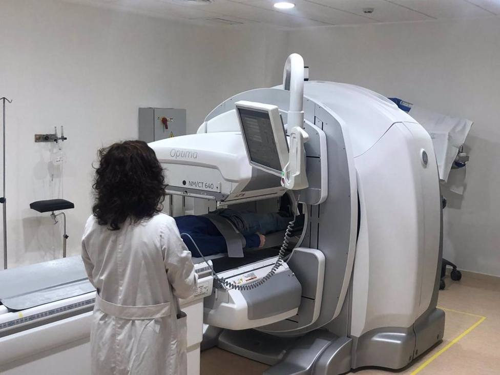 La musicoterapia llega a los pacientes de medicina nuclear del Hospital Reina Sofía de Córdoba