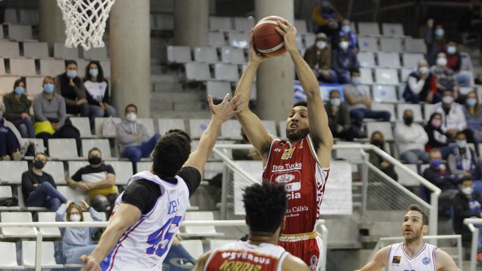 Real Murcia baloncesto bate su récord anotador arrollando a HLA Alicante (81-105)
