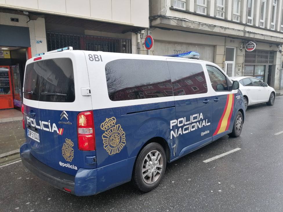 Foto de archivo de una furgoneta de la Policia Nacional por Ferrol