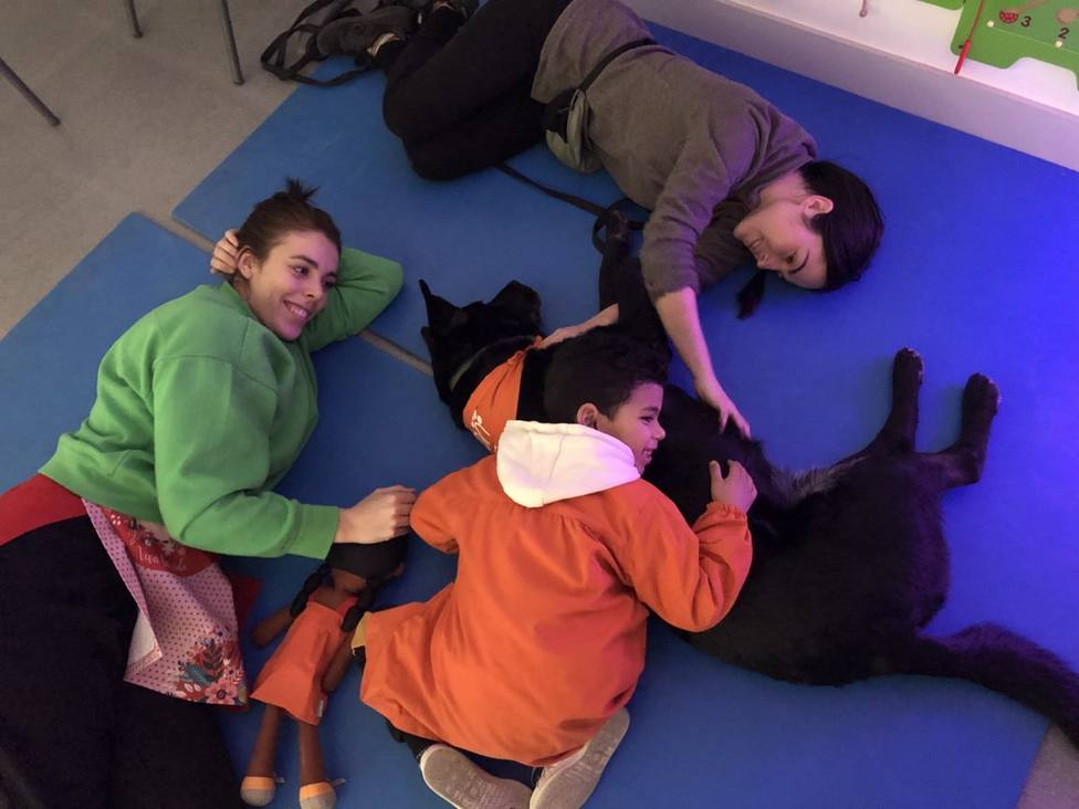 El CEO Villa de Autol incorpora la educación asistida con perro a su modelo educativo