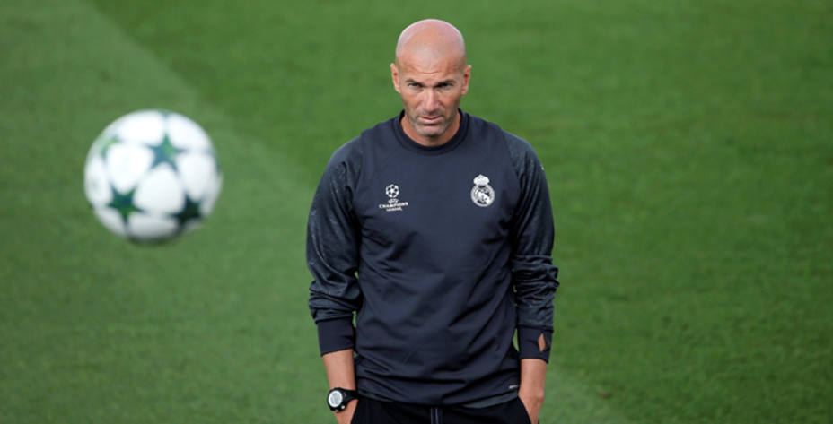Zidane, durante un entrenamiento (FOTO - Reuters)