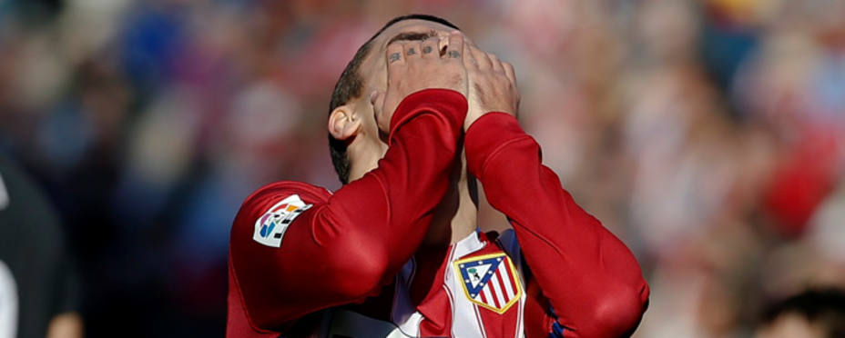 Griezmann se lamenta de una ocasión ante el Sevilla (Reuters)