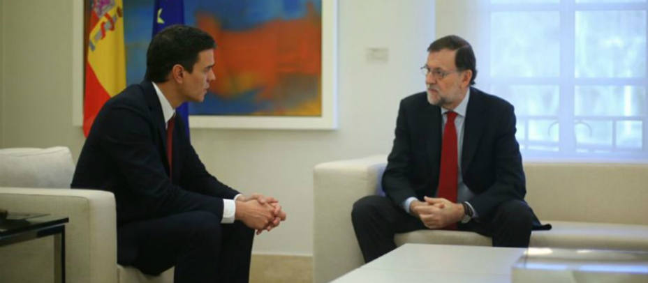 Sánchez y Rajoy reunidos en Moncloa tras el 20 D. @marianorajoy