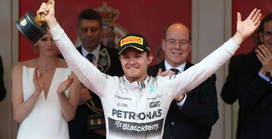 Rosberg celebra su victoria en Mónaco. (Reuters)