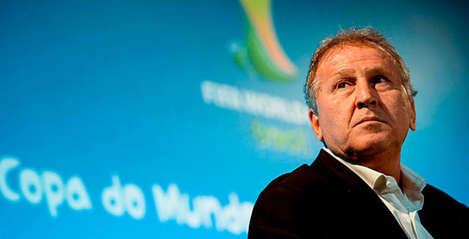 El brasileño Zico competirá por la presidencia de la FIFA.