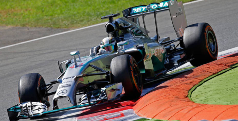 Lewis Hamilton logró en Monza su quinta pole de la temporada. Reuters.